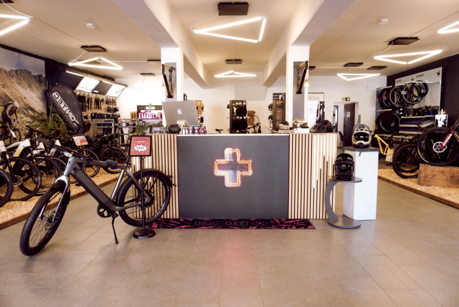 2Rad Ambulanz - Fahrradgeschäft - Ladentheke